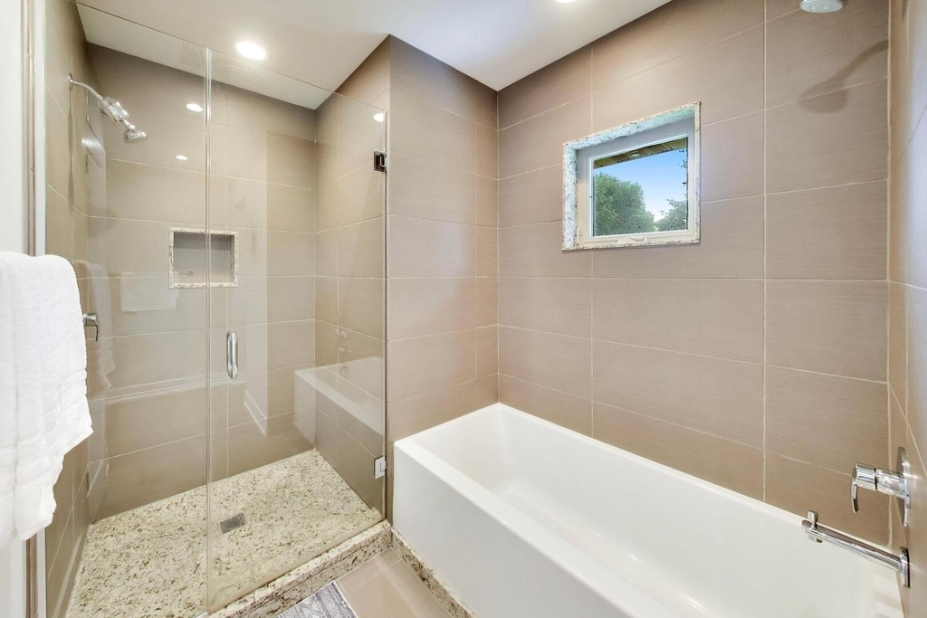 2311 N Arlington Heights Road - Photo 29
