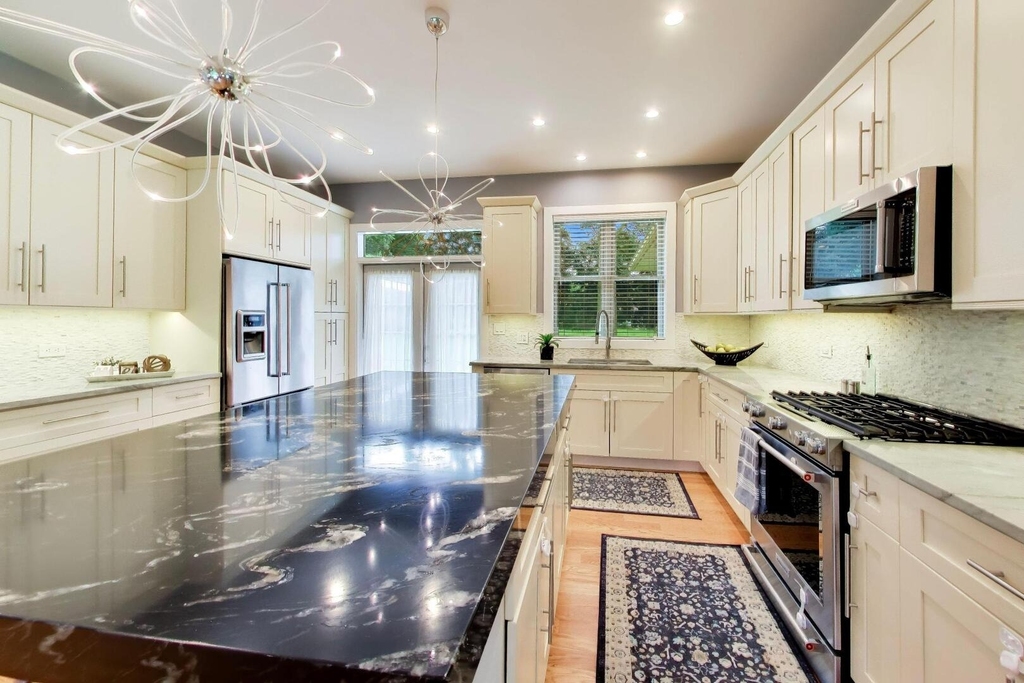 2311 N Arlington Heights Road - Photo 10