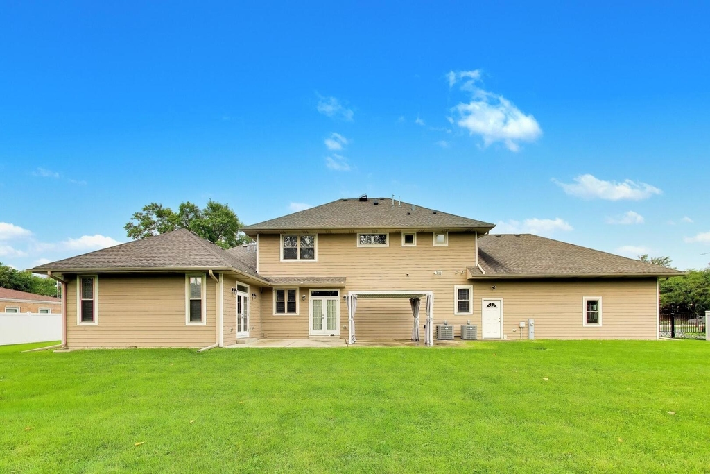 2311 N Arlington Heights Road - Photo 30
