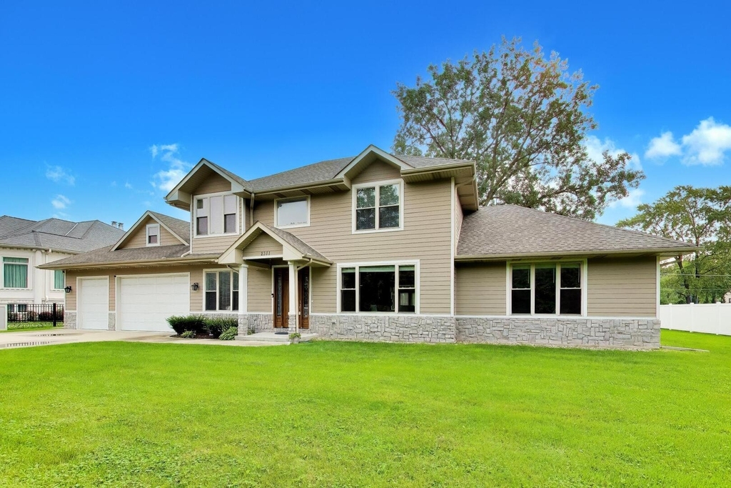 2311 N Arlington Heights Road - Photo 1