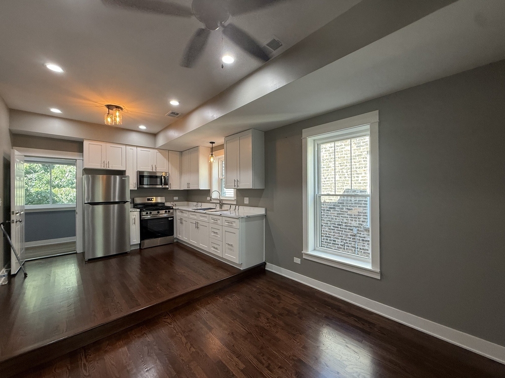 3310 W Lemoyne Street - Photo 1