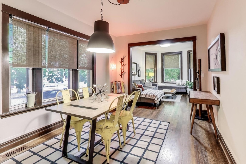 2857 W Fletcher Street - Photo 4