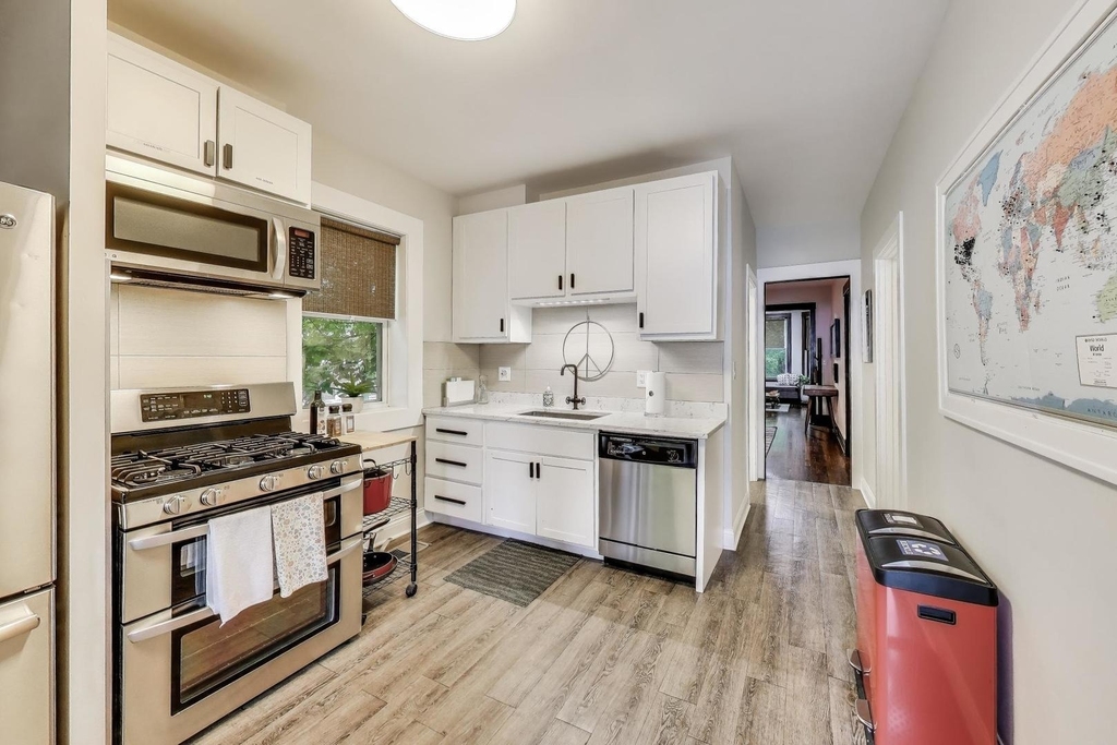 2857 W Fletcher Street - Photo 6