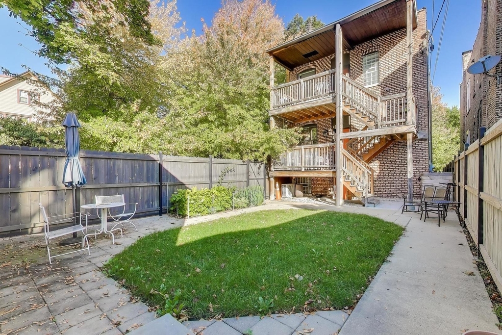 2857 W Fletcher Street - Photo 14