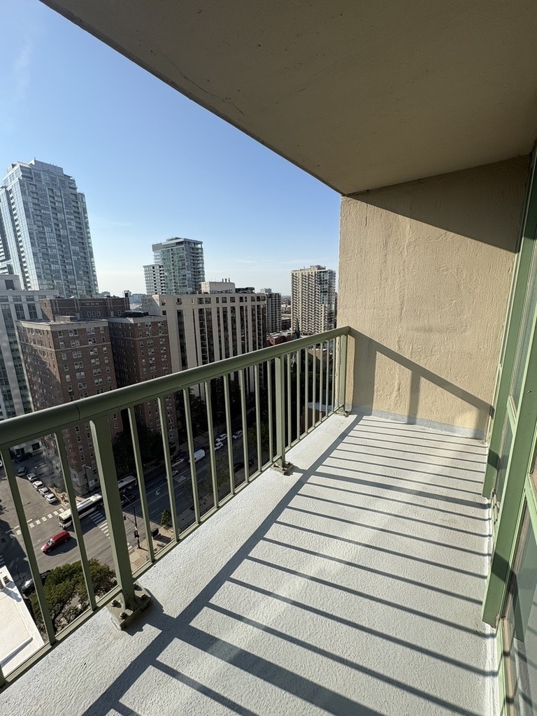 111 W Maple Street - Photo 11