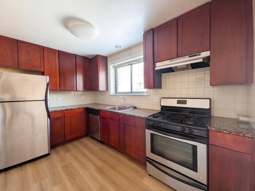 2704 W Lunt Avenue - Photo 1