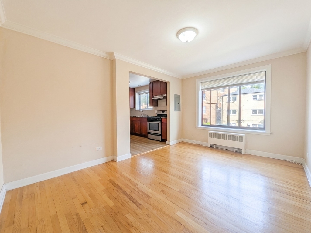 2704 W Lunt Avenue - Photo 6