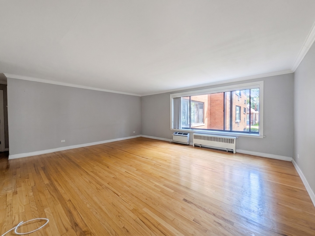 2704 W Lunt Avenue - Photo 4