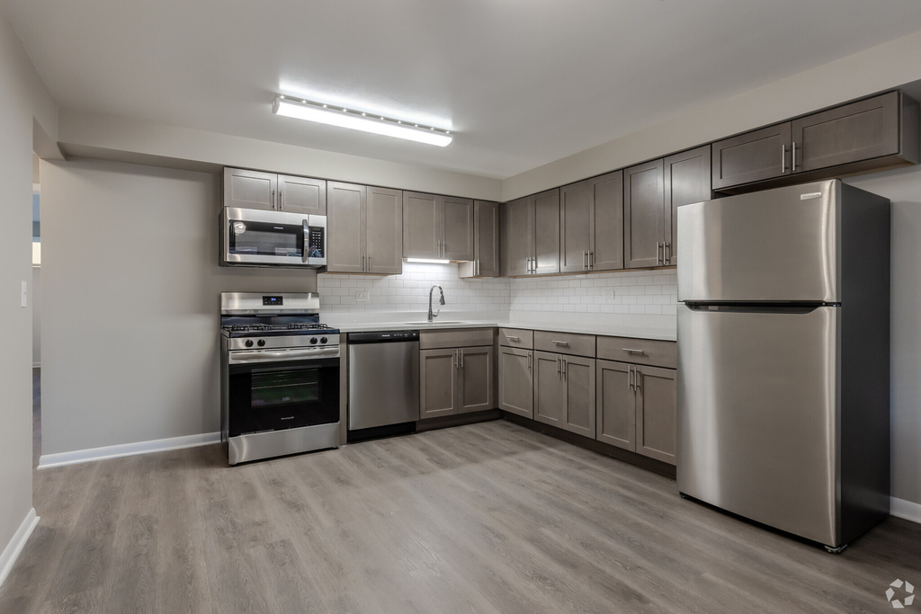 7538 W Lawrence Avenue - Photo 3