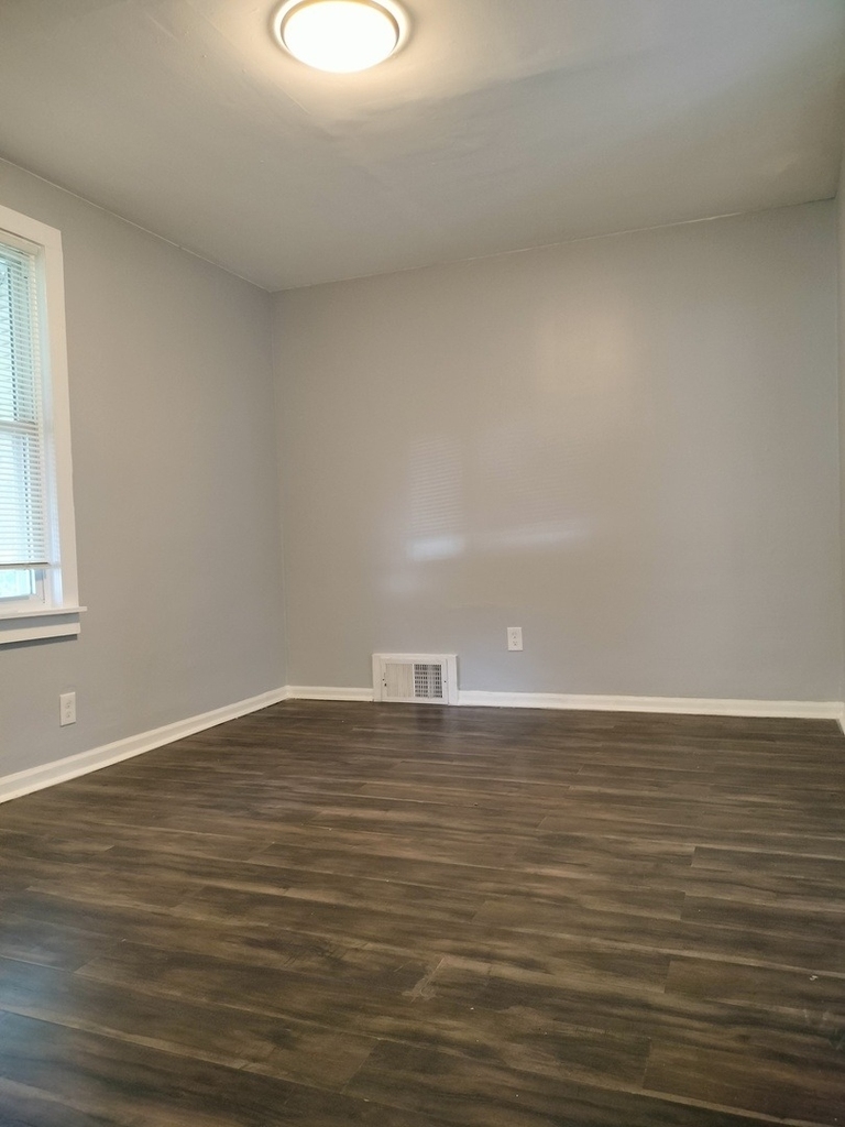 11218 S Parnell Avenue - Photo 8