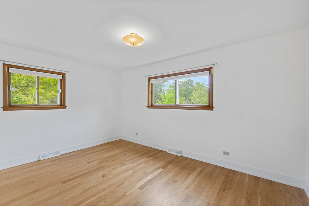 825 Ottawa Avenue - Photo 11