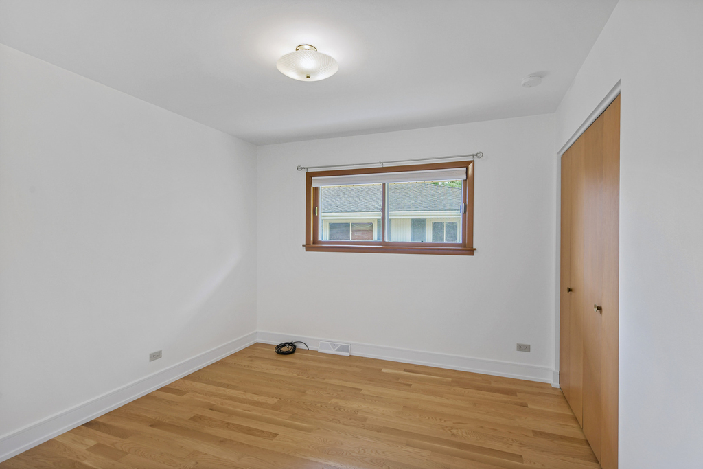 825 Ottawa Avenue - Photo 9