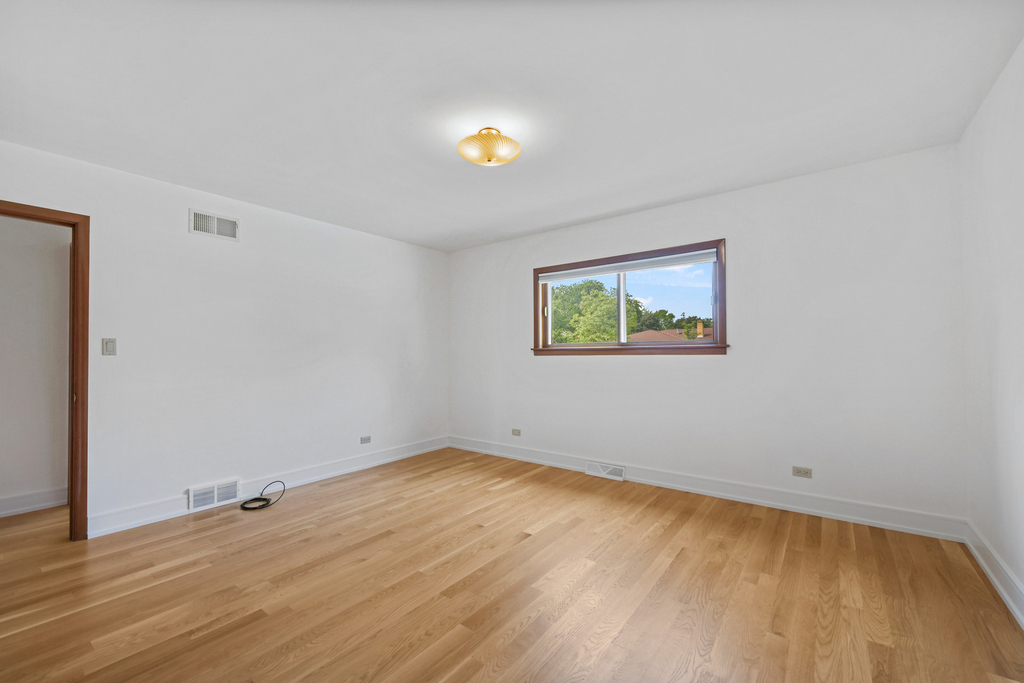 825 Ottawa Avenue - Photo 13