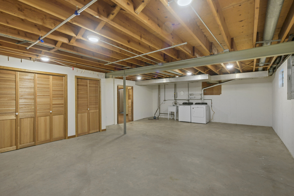 825 Ottawa Avenue - Photo 19