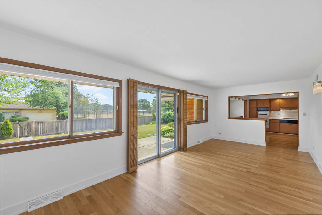 825 Ottawa Avenue - Photo 4
