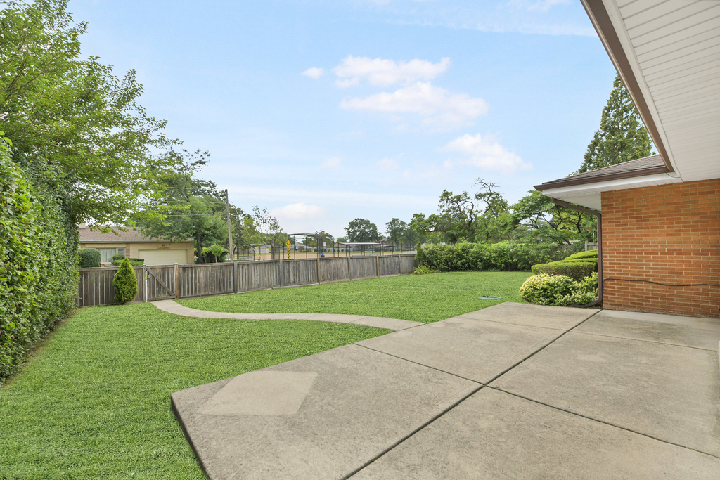 825 Ottawa Avenue - Photo 20