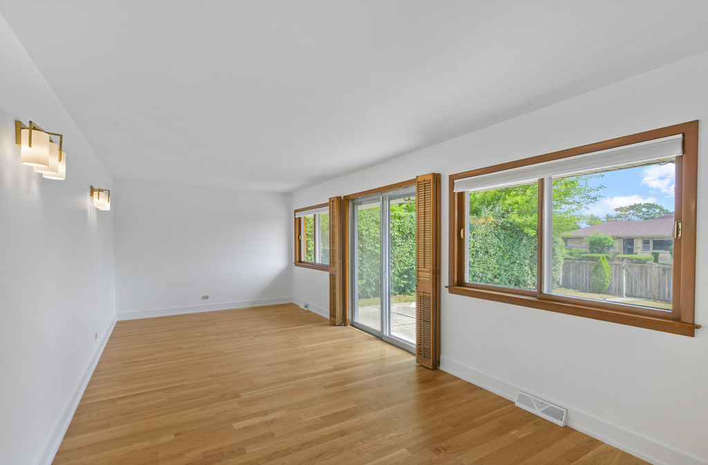 825 Ottawa Avenue - Photo 7