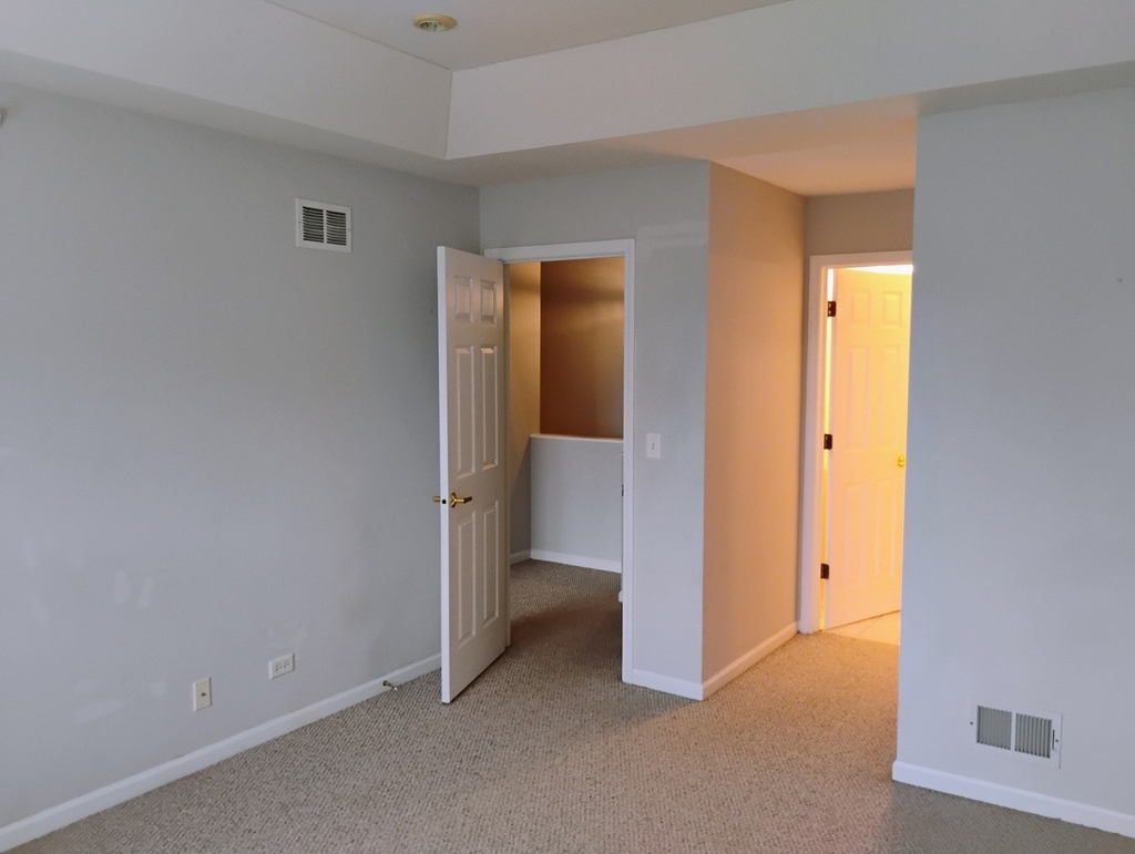 893 Enfield Drive - Photo 12