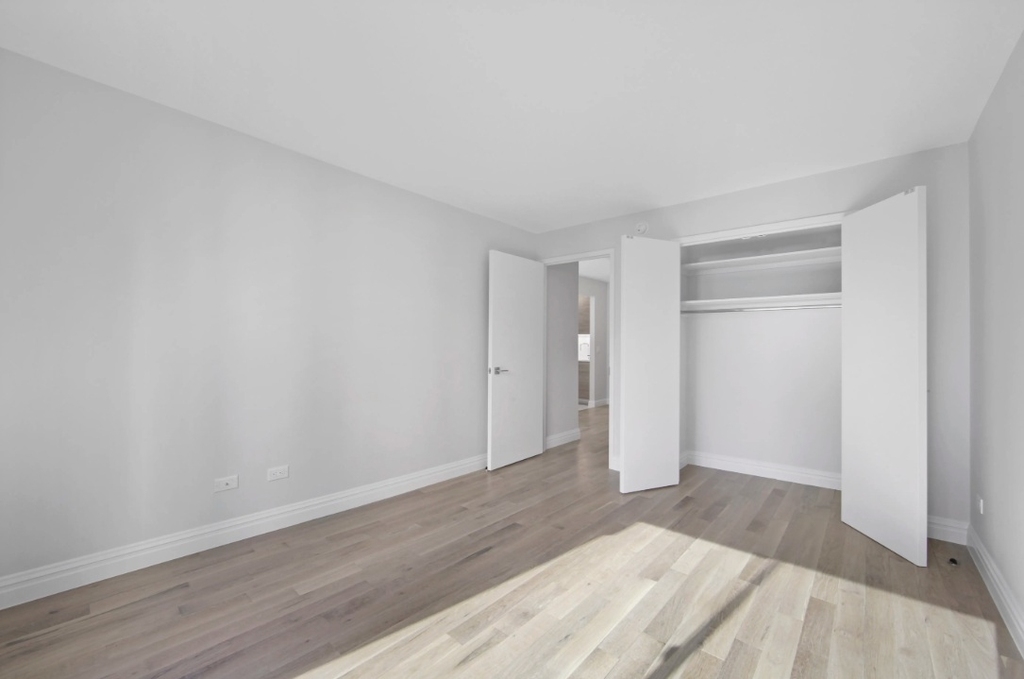 West 49th Street & 8th Avenue - Photo 4