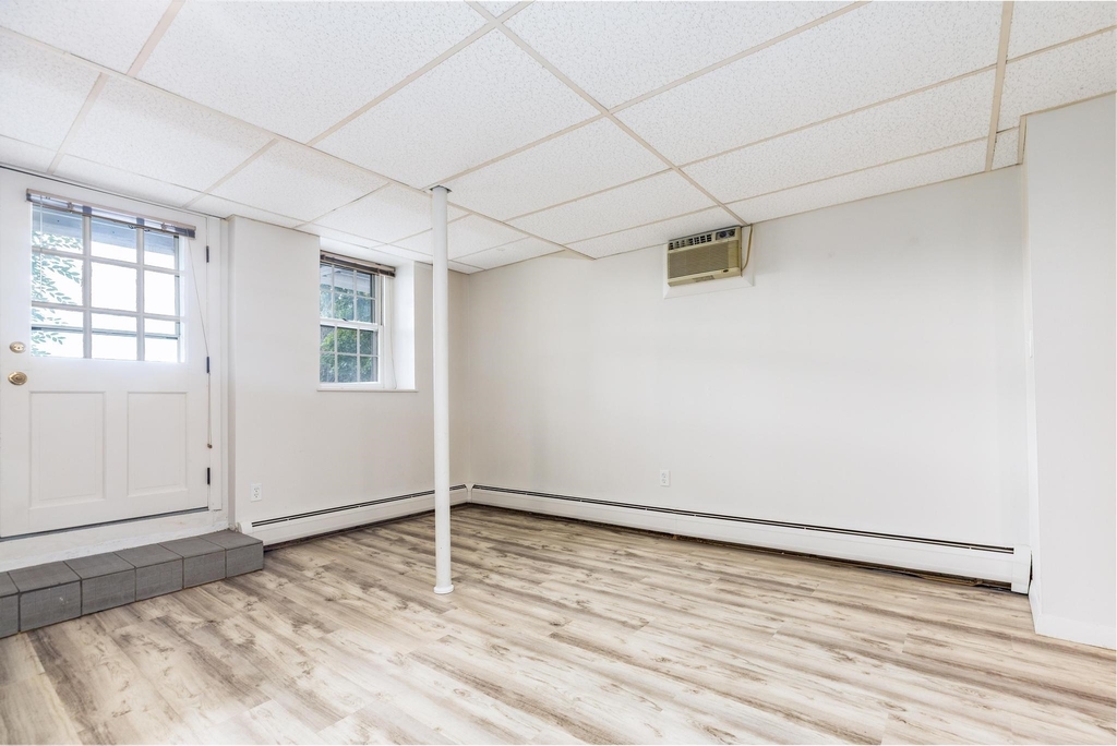 145 Middle - Photo 3