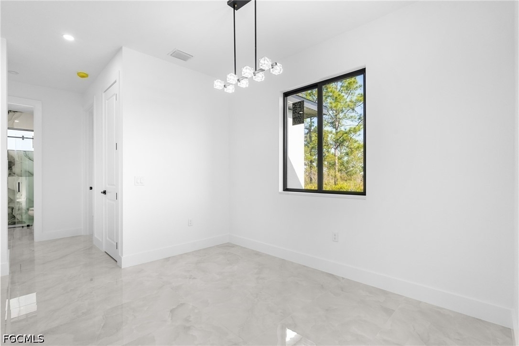 641 Camilla Street E - Photo 8