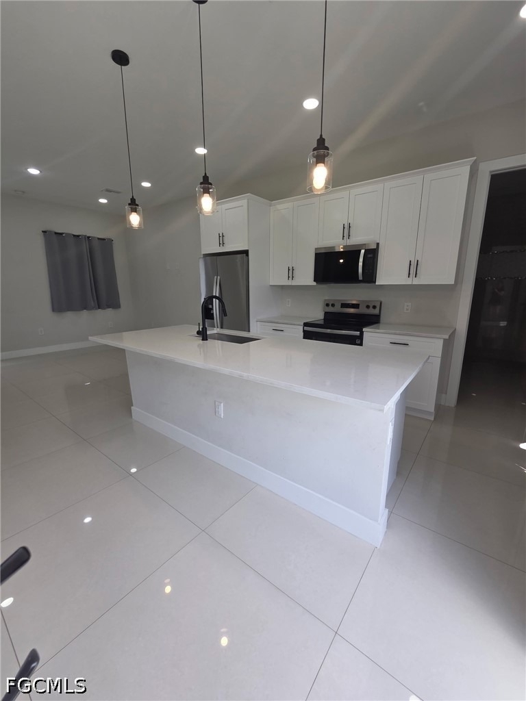432 Raymer Street - Photo 4