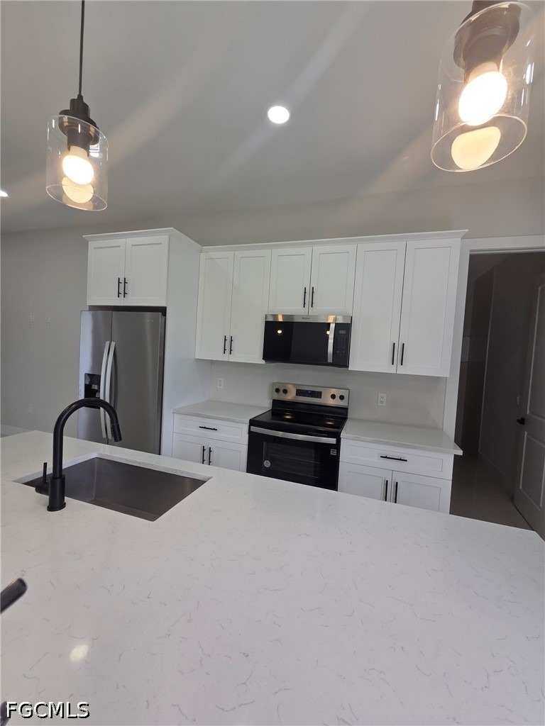 432 Raymer Street - Photo 3
