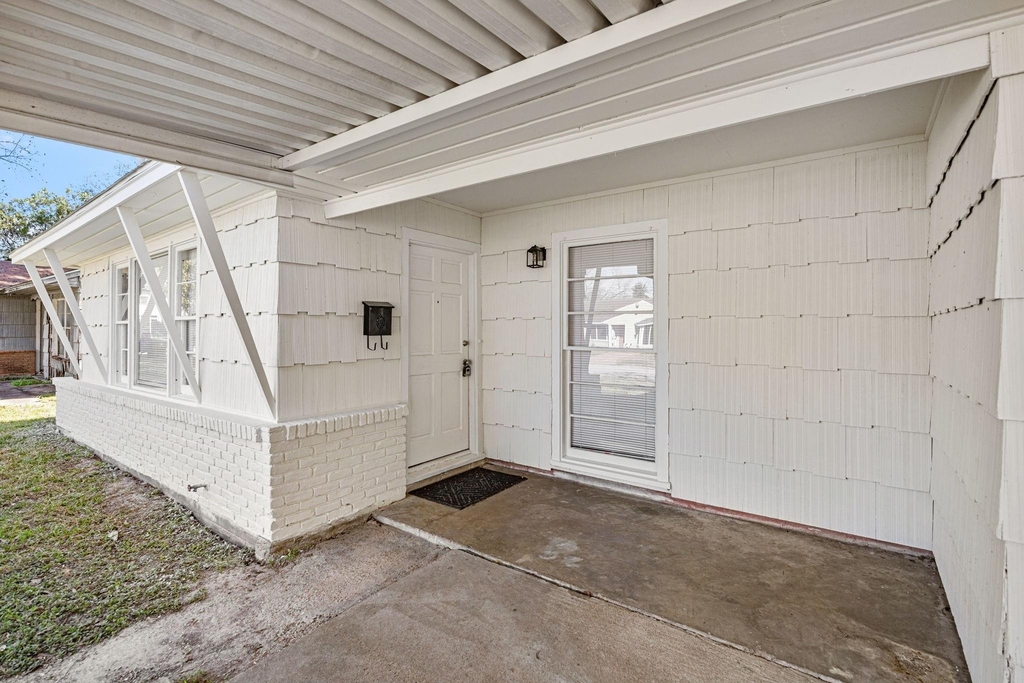6619 Maybank Drive - Photo 3