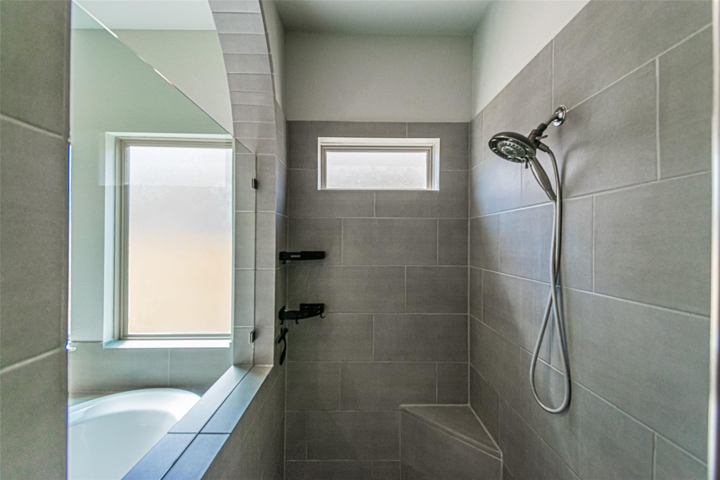 546 Cedar Harbor Court - Photo 35