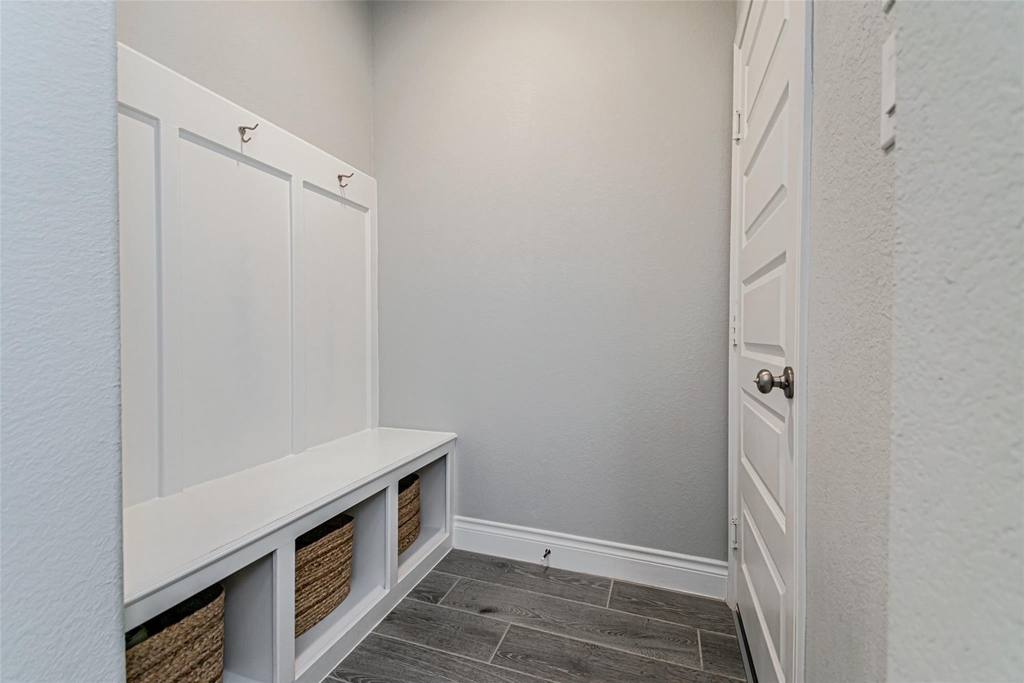 546 Cedar Harbor Court - Photo 11