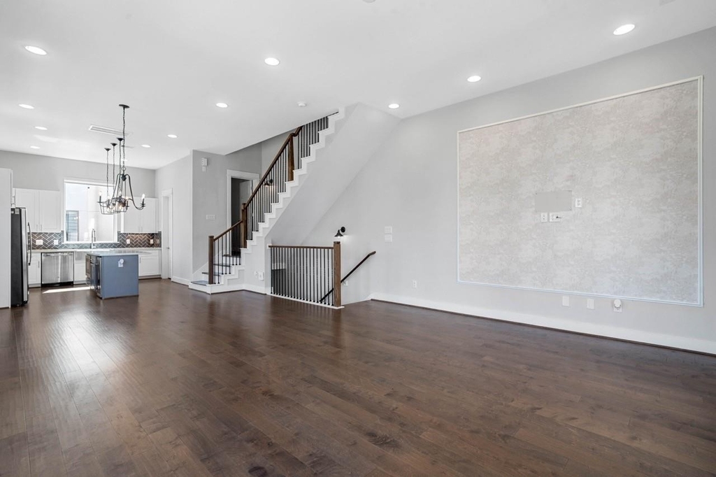1114 W 15th 1/2 Street - Photo 19