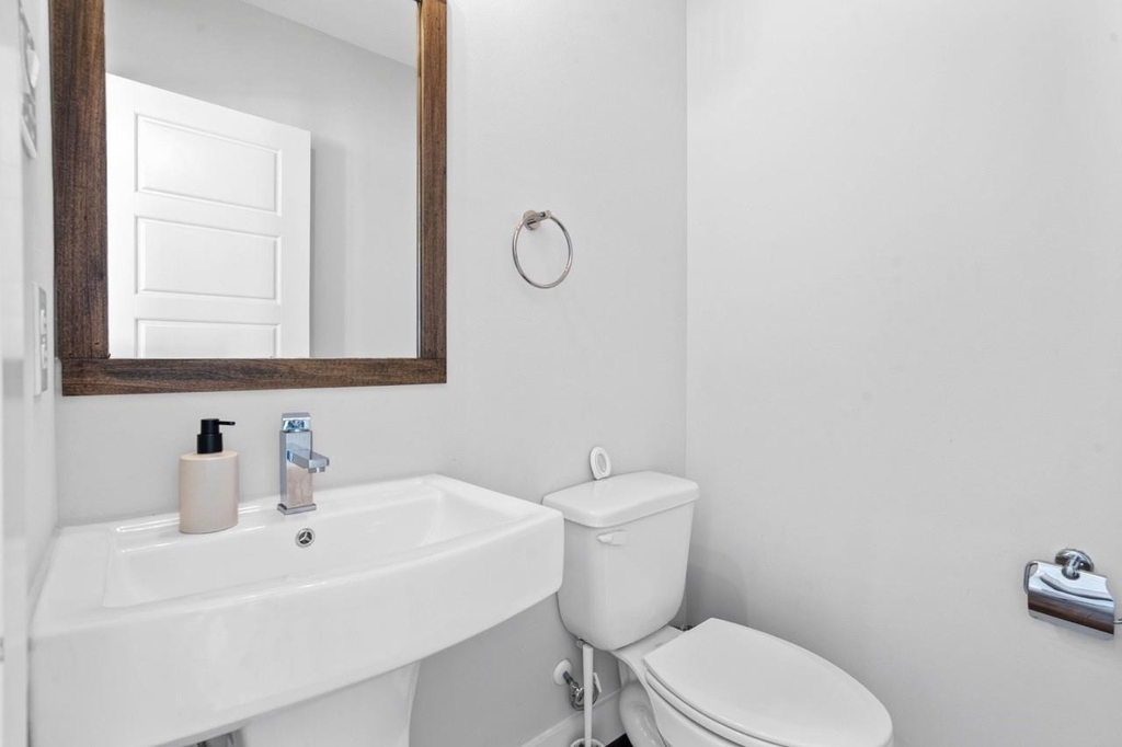 1114 W 15th 1/2 Street - Photo 34