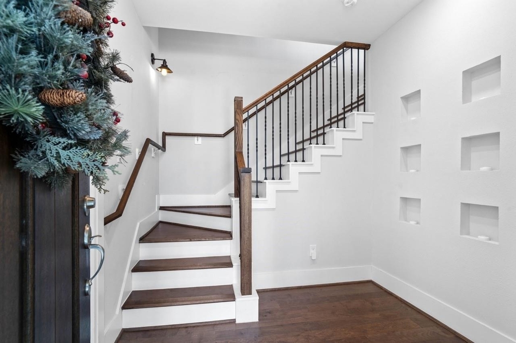 1114 W 15th 1/2 Street - Photo 8