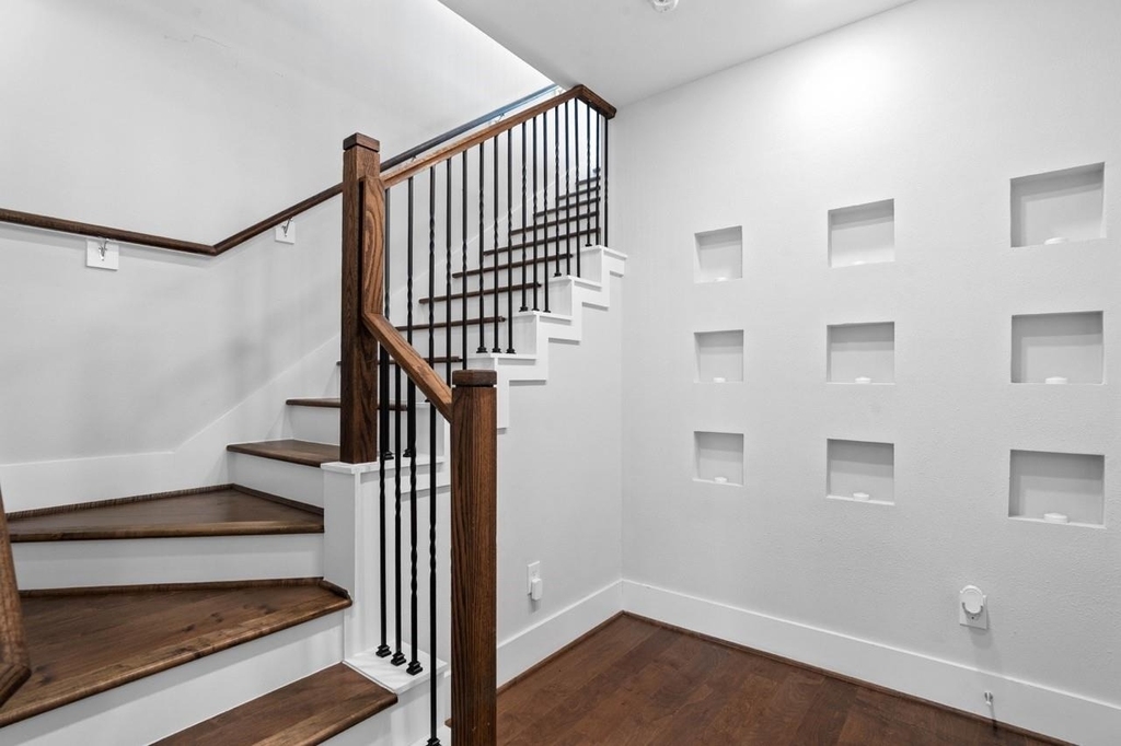 1114 W 15th 1/2 Street - Photo 14