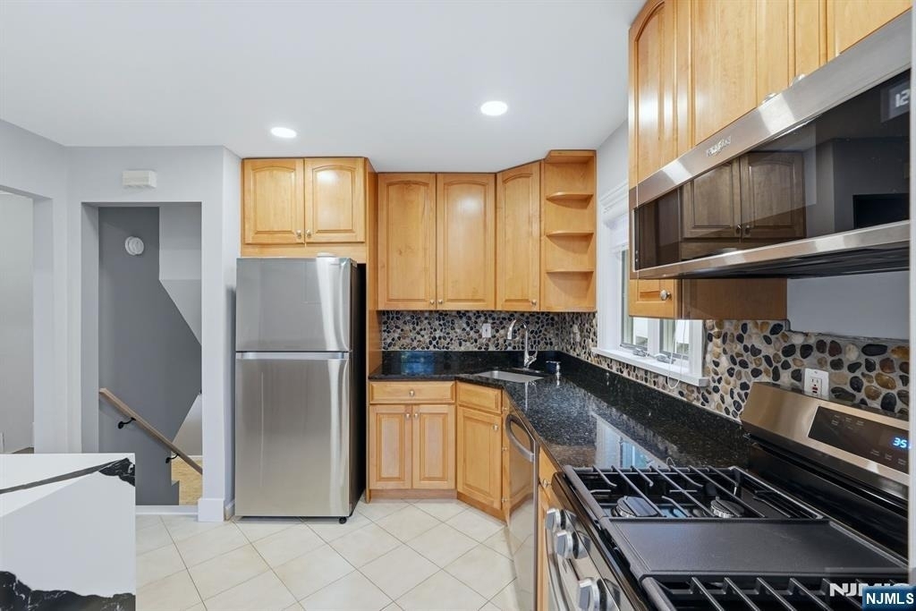 158 Morningside - Photo 4