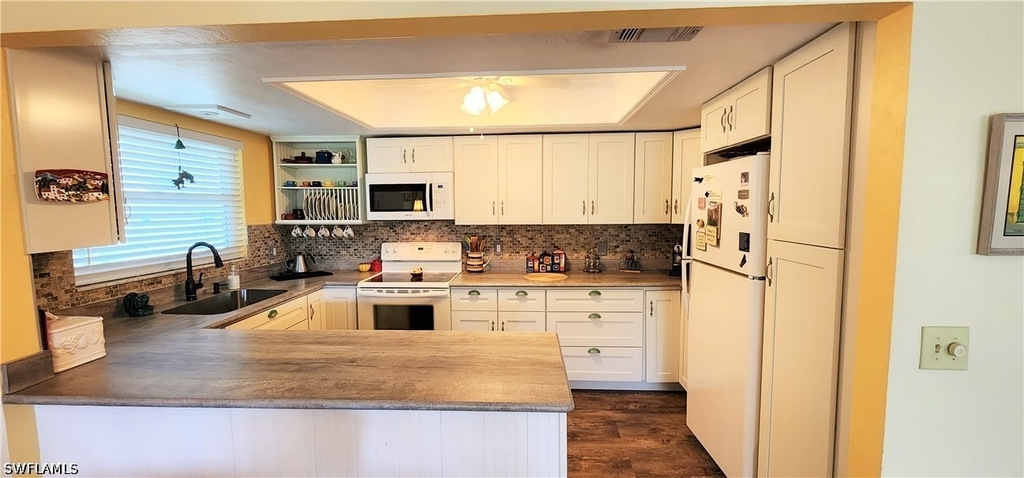 109 Georgetown Boulevard - Photo 8