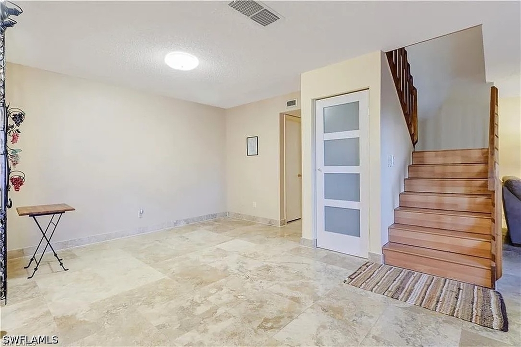 4033 Sandlewood Lane - Photo 5