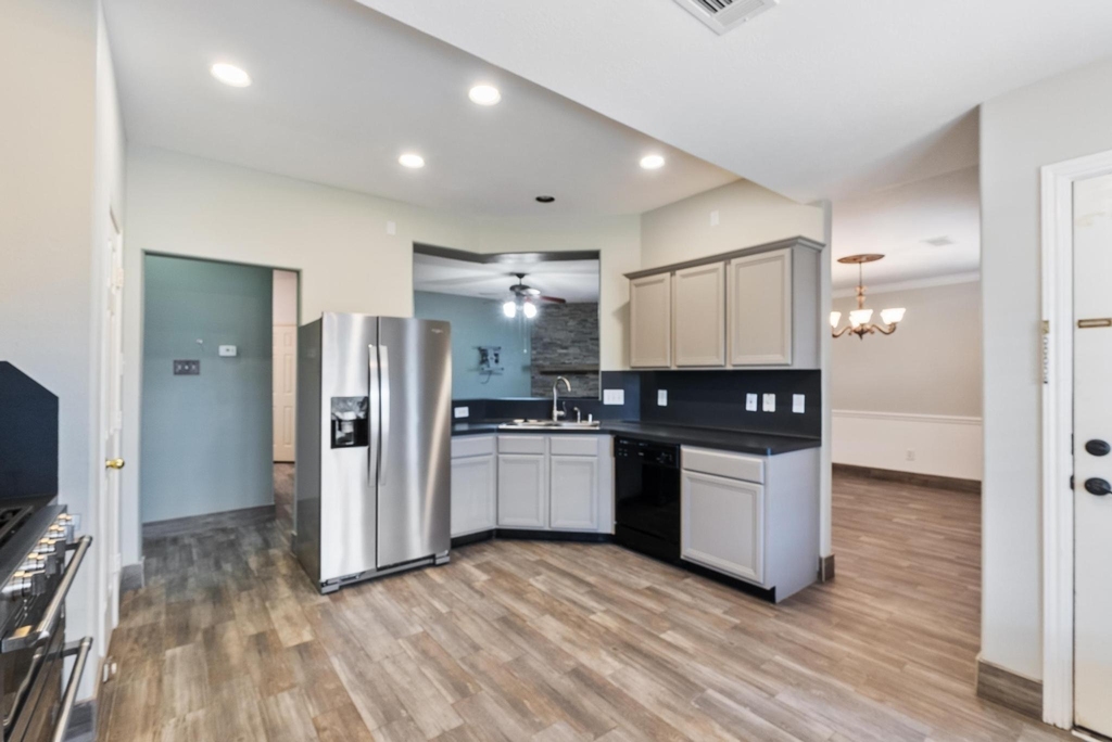 10638 Desert Springs Circle - Photo 9
