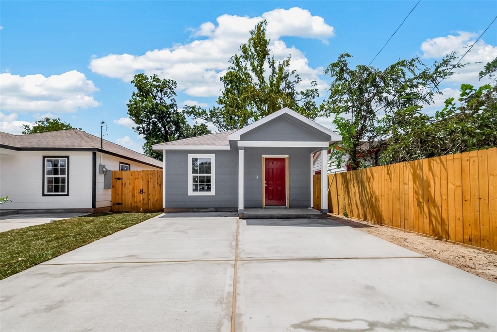 7412 S Hall Street - Photo 0