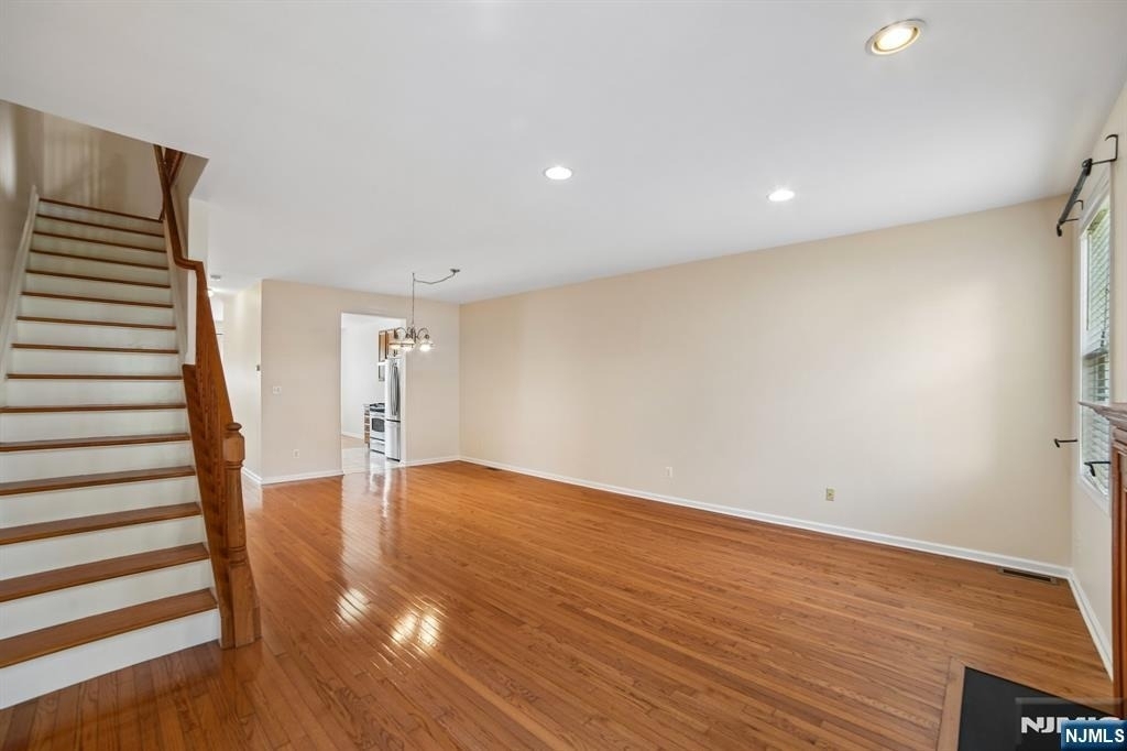 533 Coventry - Photo 14