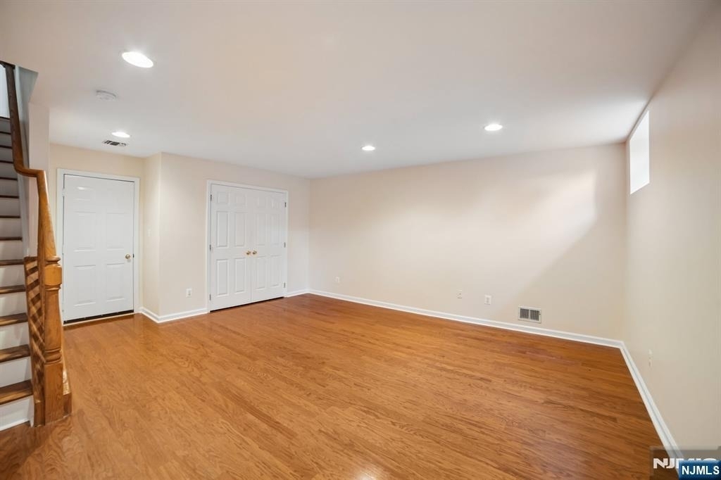 533 Coventry - Photo 25