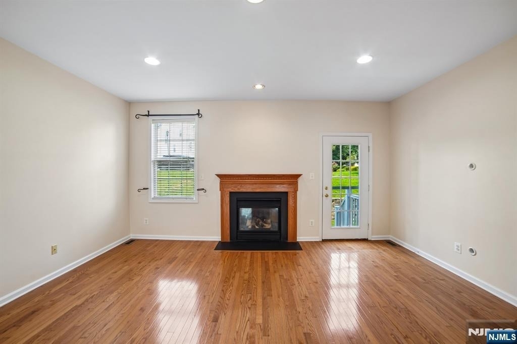 533 Coventry - Photo 13
