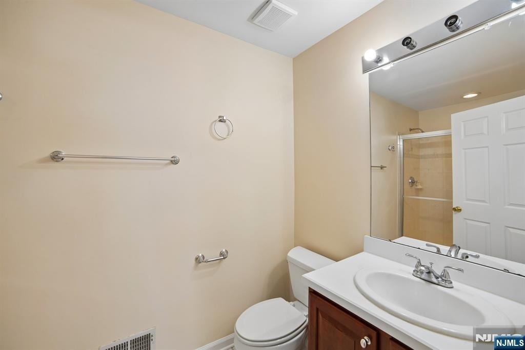 533 Coventry - Photo 20