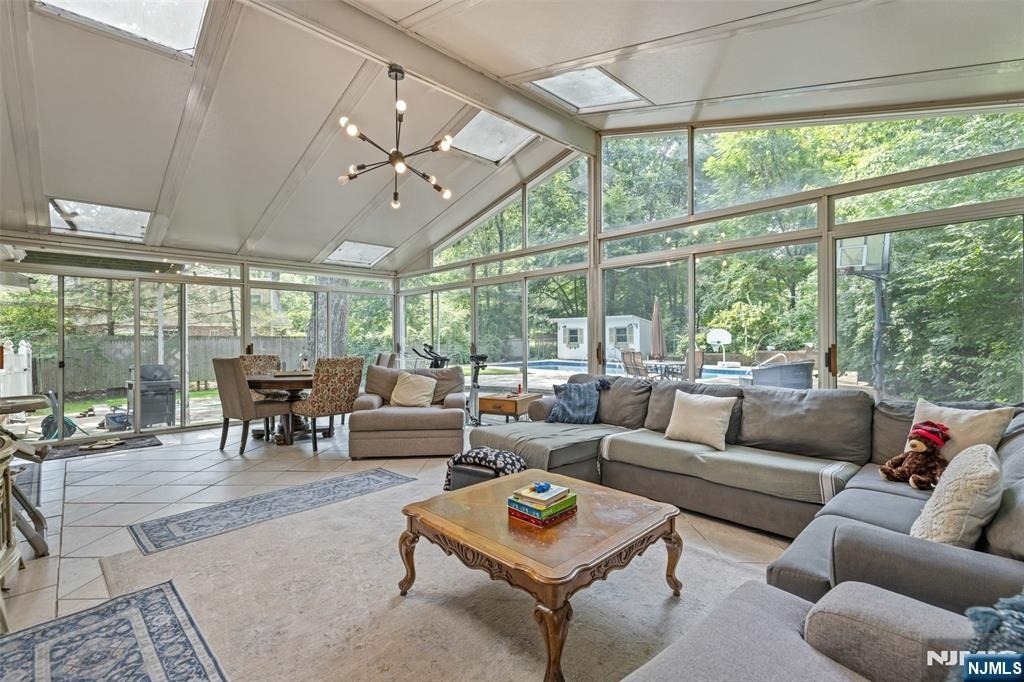 34 Andrew - Photo 11