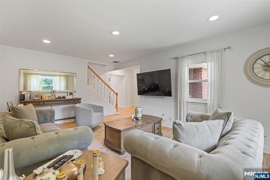 34 Andrew - Photo 5