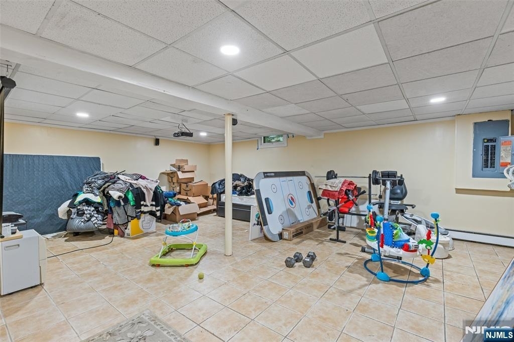 34 Andrew - Photo 21