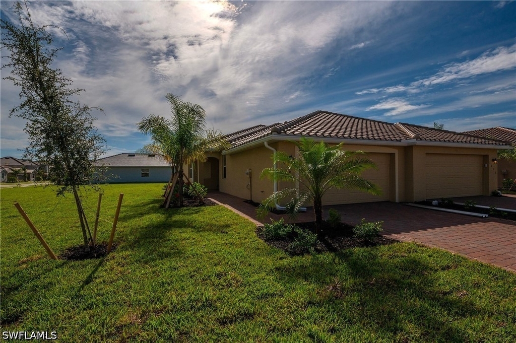 2620 Vine Avenue - Photo 1