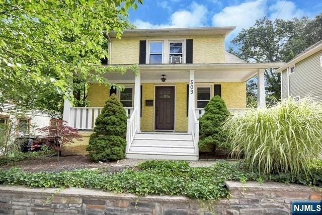 509 Farview - Photo 0