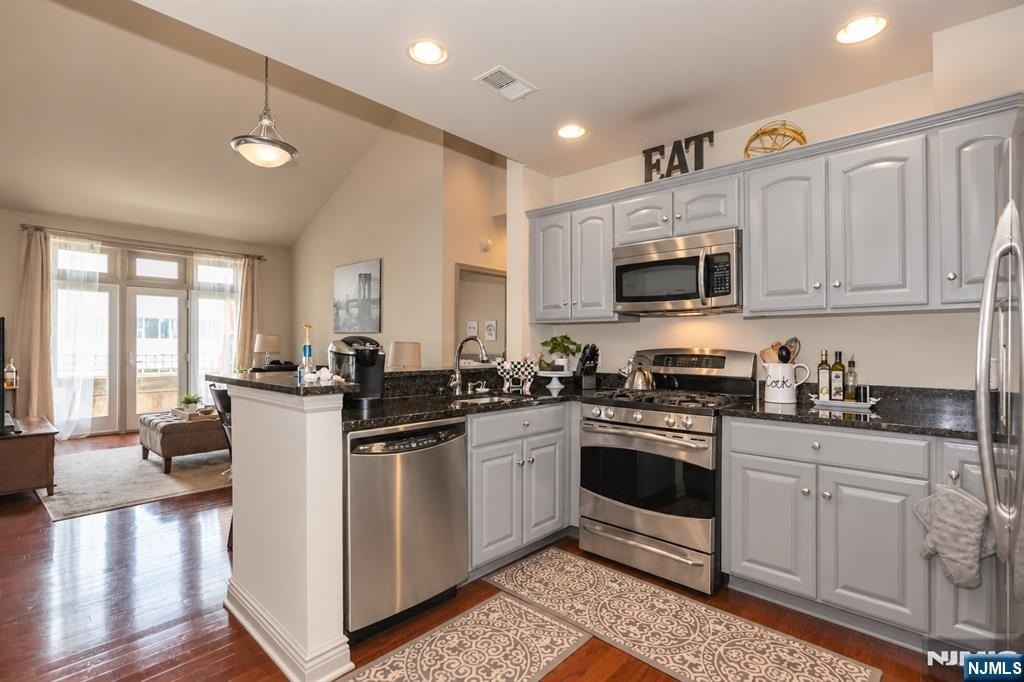 7400 River - Photo 1