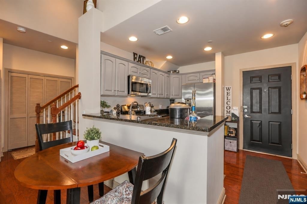 7400 River - Photo 3